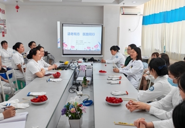 高龄模拟体验：换位感知，让护理更有温度——资阳市中心医院开展沉浸式老年照护体验活动